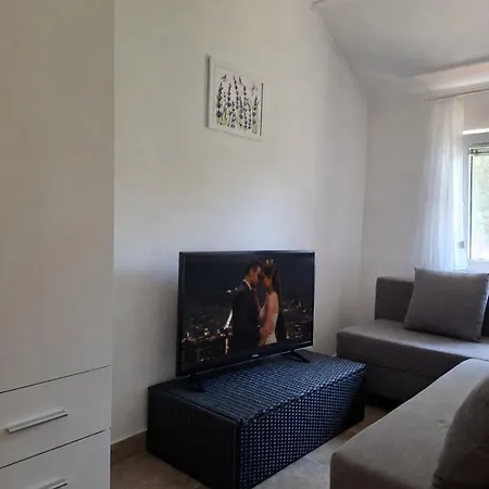 Charming Olive Tree House With Pool - Pet Friendly Šišan